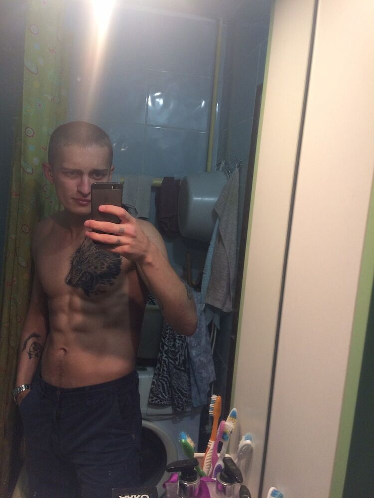  10654711  Viktorio, 31 ,    