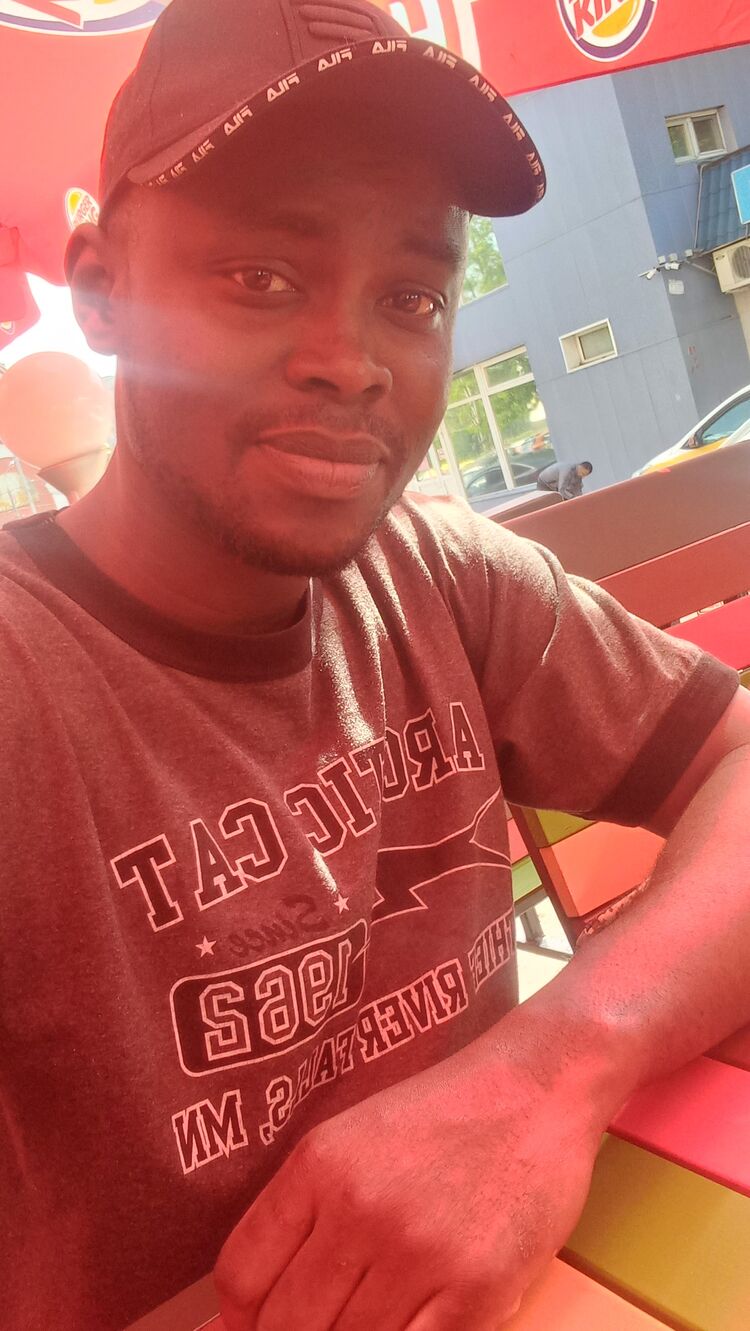  27024731  David, 30 ,    