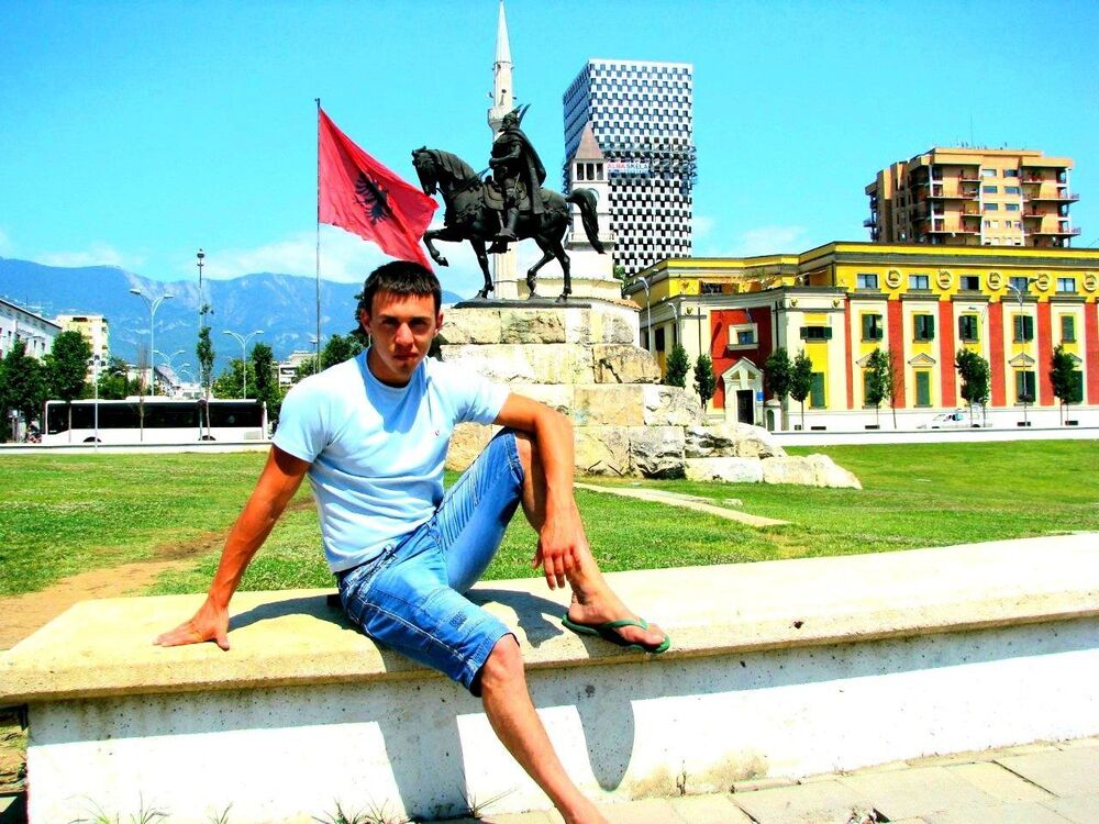  29812201  Rostyslav, 32 ,    