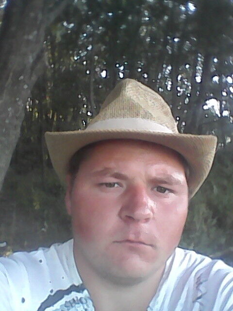  15847191  Maks, 32 ,    
