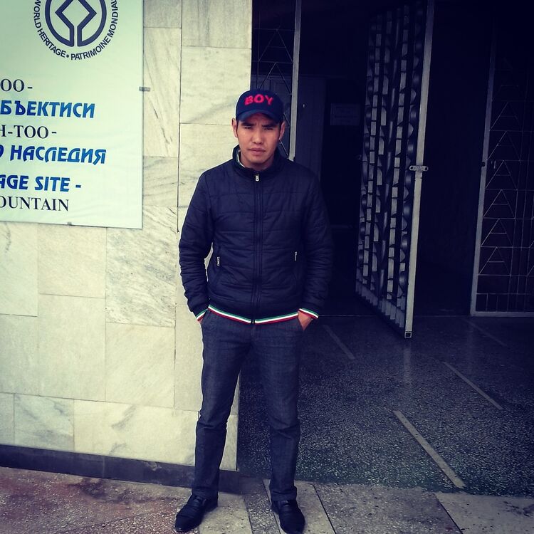  12458131  Maks, 34 ,    