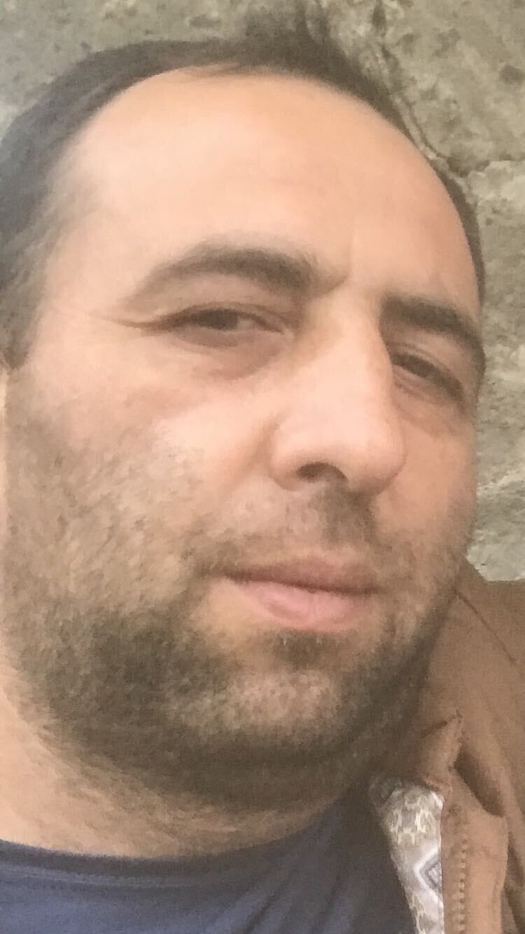  42062321  Hovsep, 41 ,    