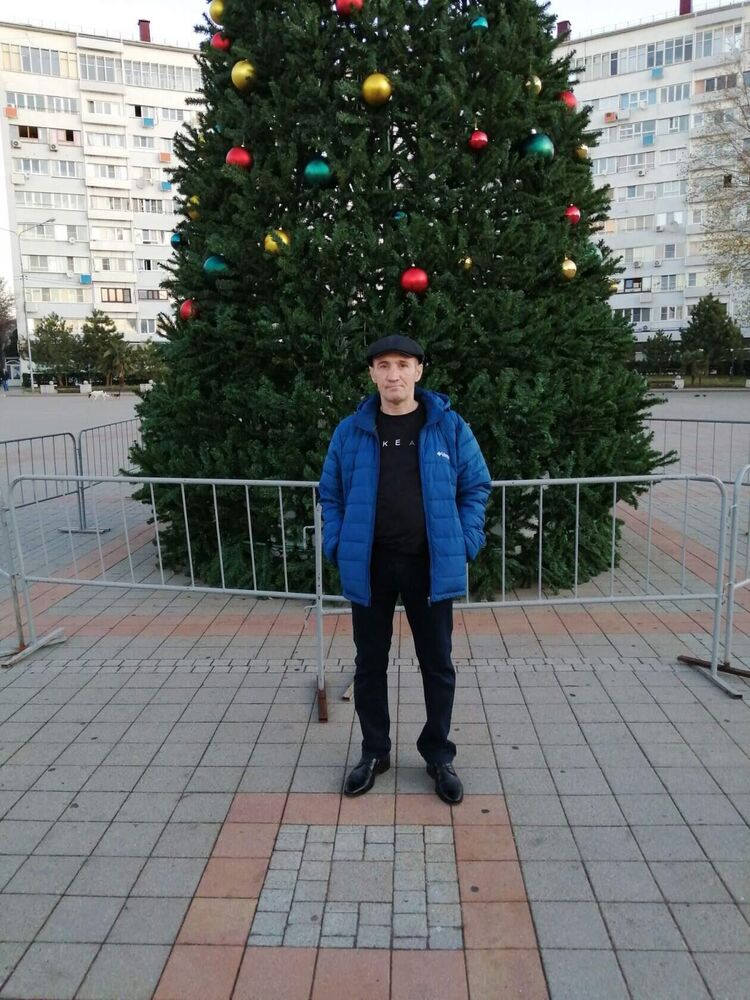  43879881  , 52 ,    