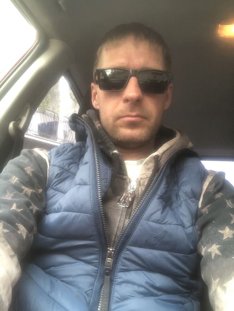  ,   Andrei, 41 ,     , c 