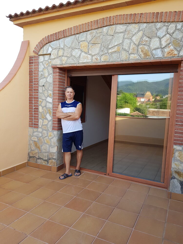   ,   Vasile, 52 ,     , c 