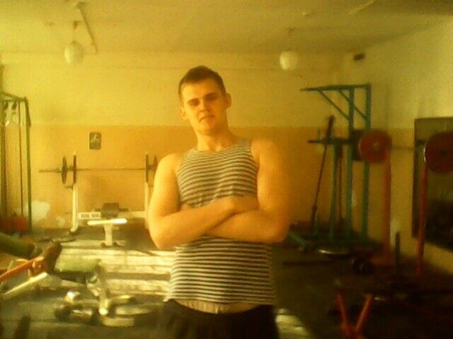  8343631  Alexrain, 35 ,    