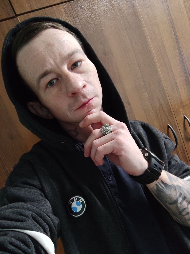  --,   Anton, 31 ,   ,   , c , 