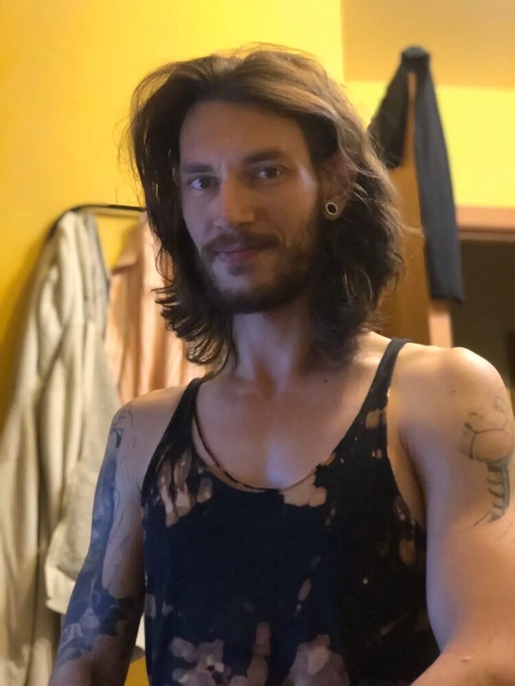  27684061  Serg, 33 ,    