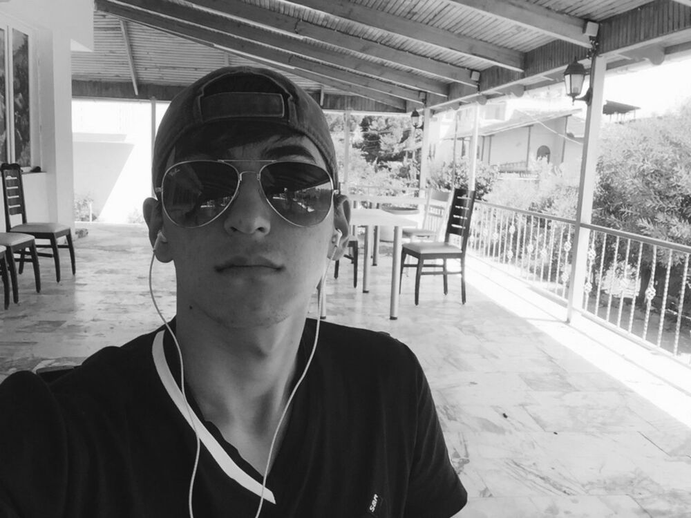  15613571  Adilet, 29 ,    