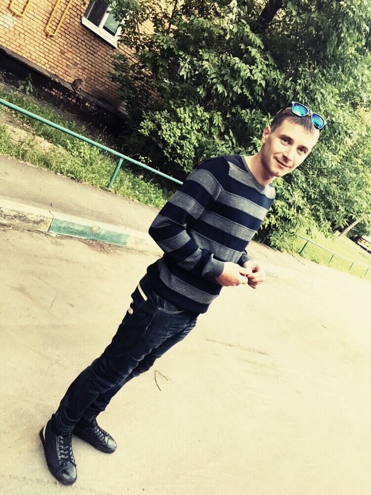  46033811  , 32 ,    