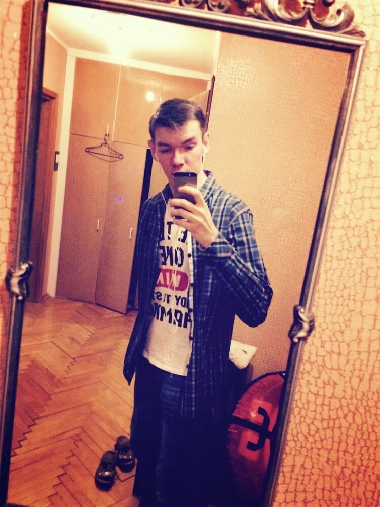  9216311  Artem, 31 ,    