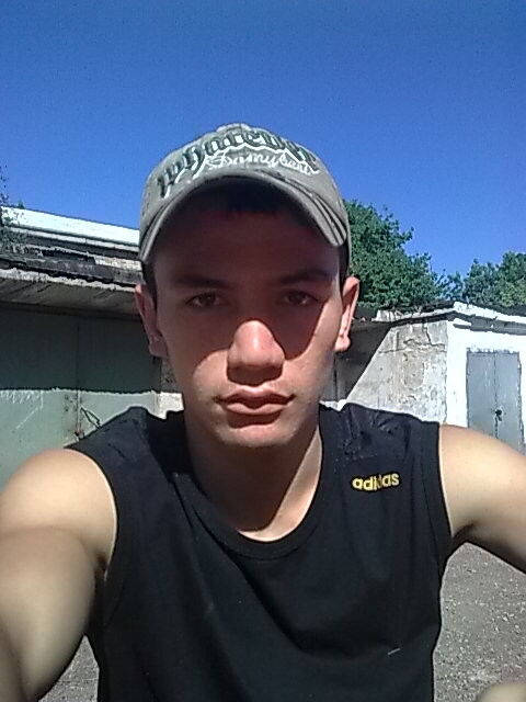  ,   Xushruz, 33 ,  