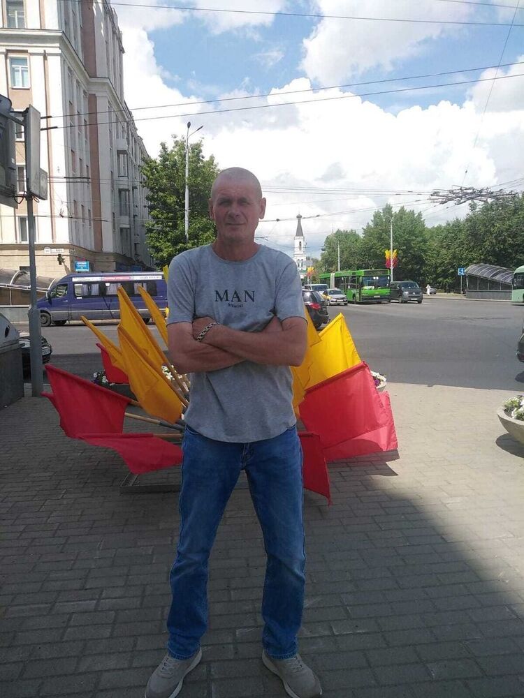  31984701  , 52 ,    