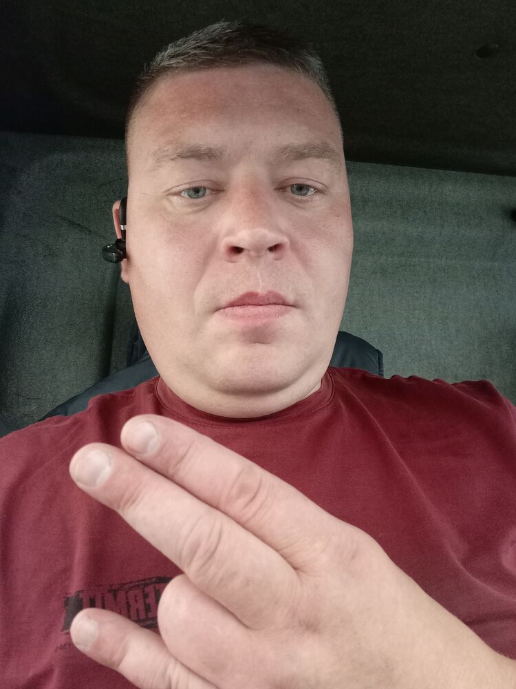  37294041  , 44 ,    