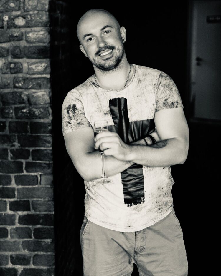  39598531  , 37 ,    -