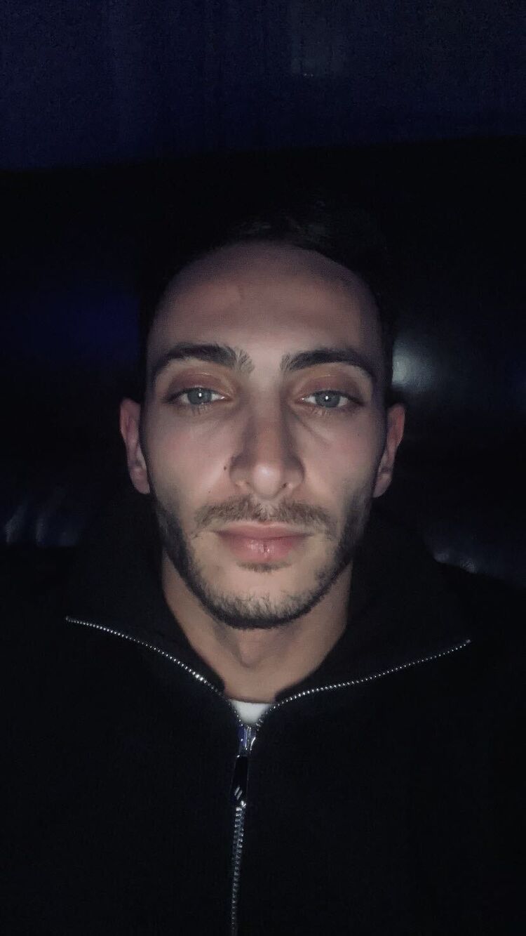  ,   Artur, 25 ,   ,   