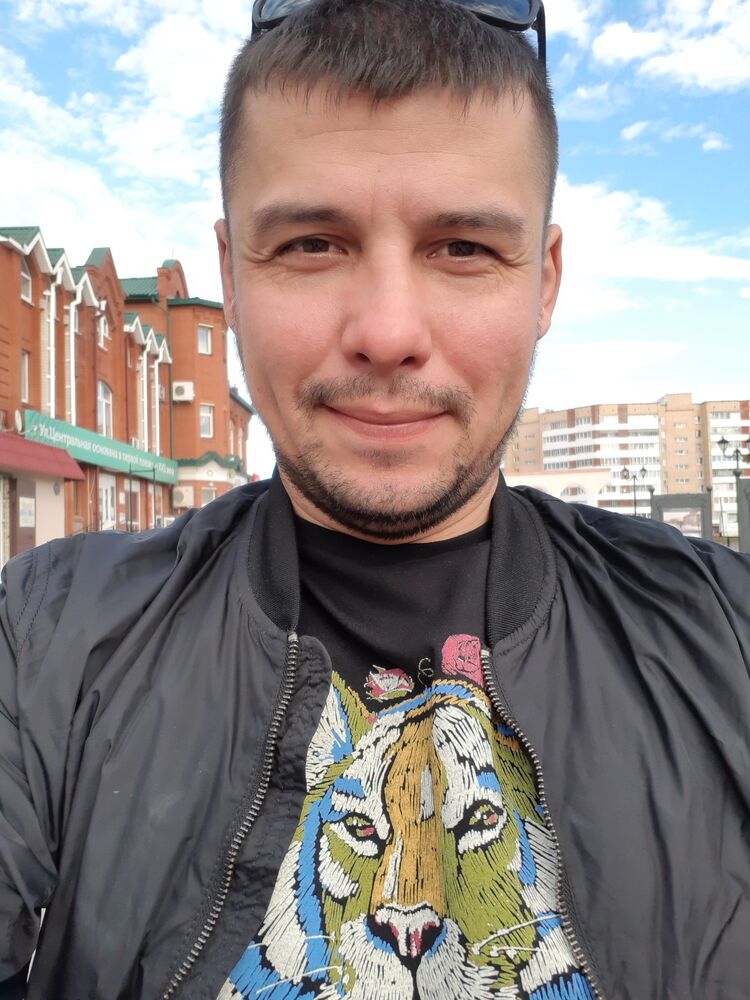  ,   Marsel, 39 ,   , 