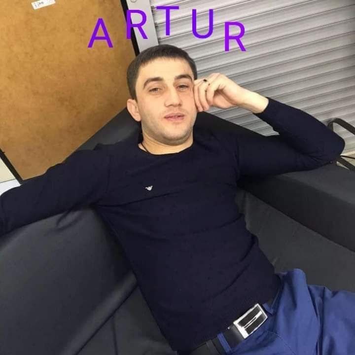  27436781  Artur, 38 ,    