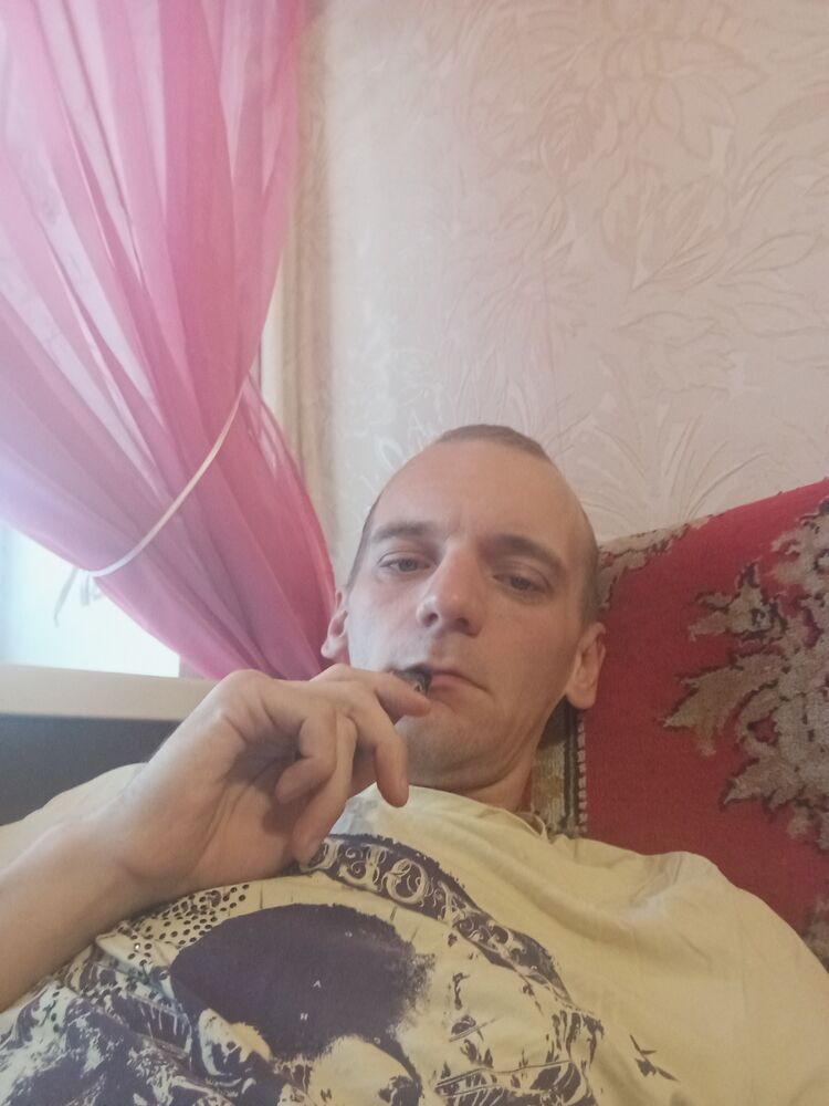  47016451  Aleksei, 33 ,    