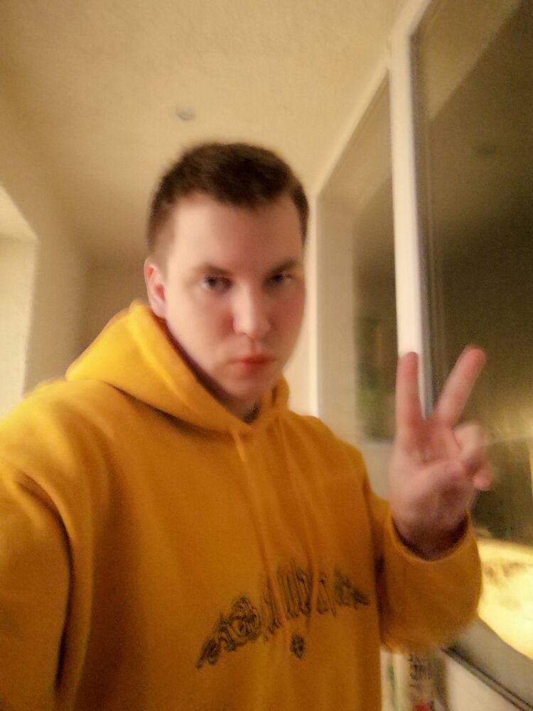  27540811  Tony, 22 ,    