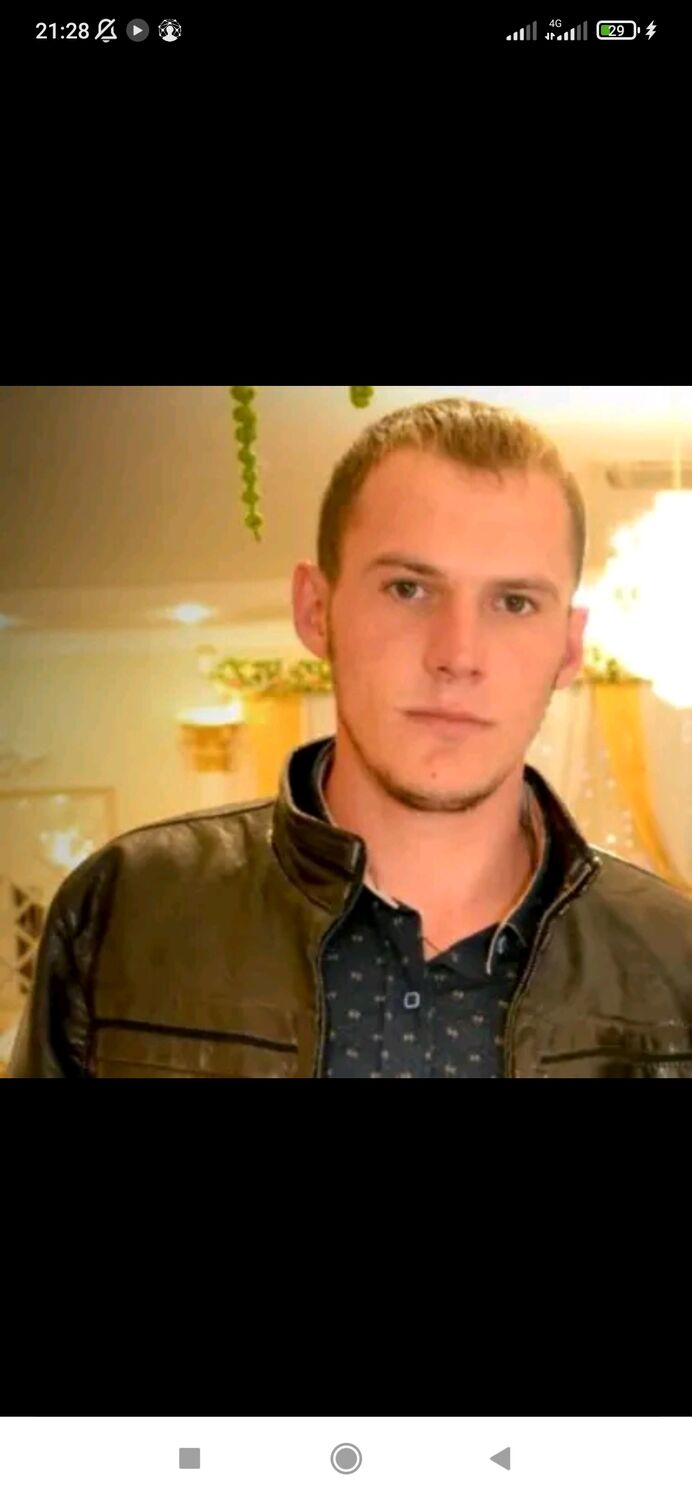  ,   Viktor, 43 ,   ,   