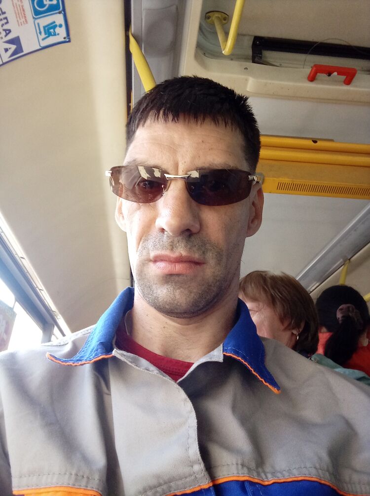  ,   Maksim, 41 ,   ,   , c 