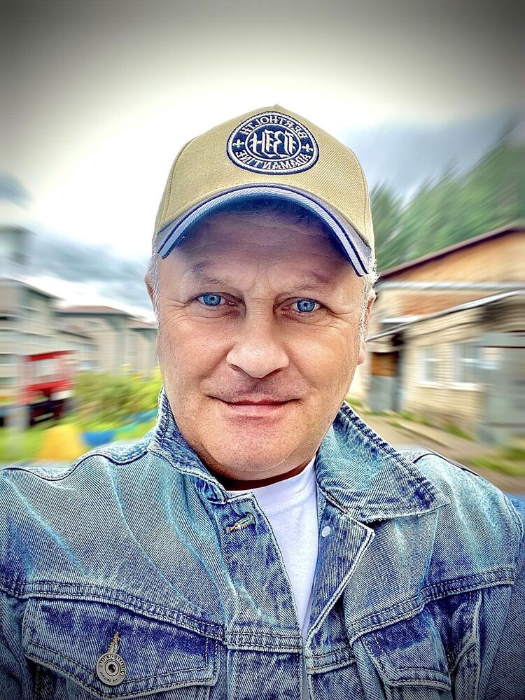  45939861  Igor, 55 ,    