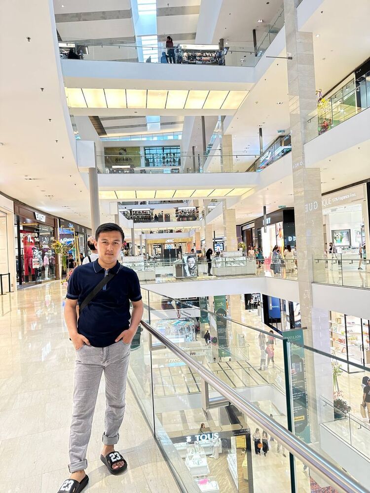  -,   Islombek, 25 ,   ,   