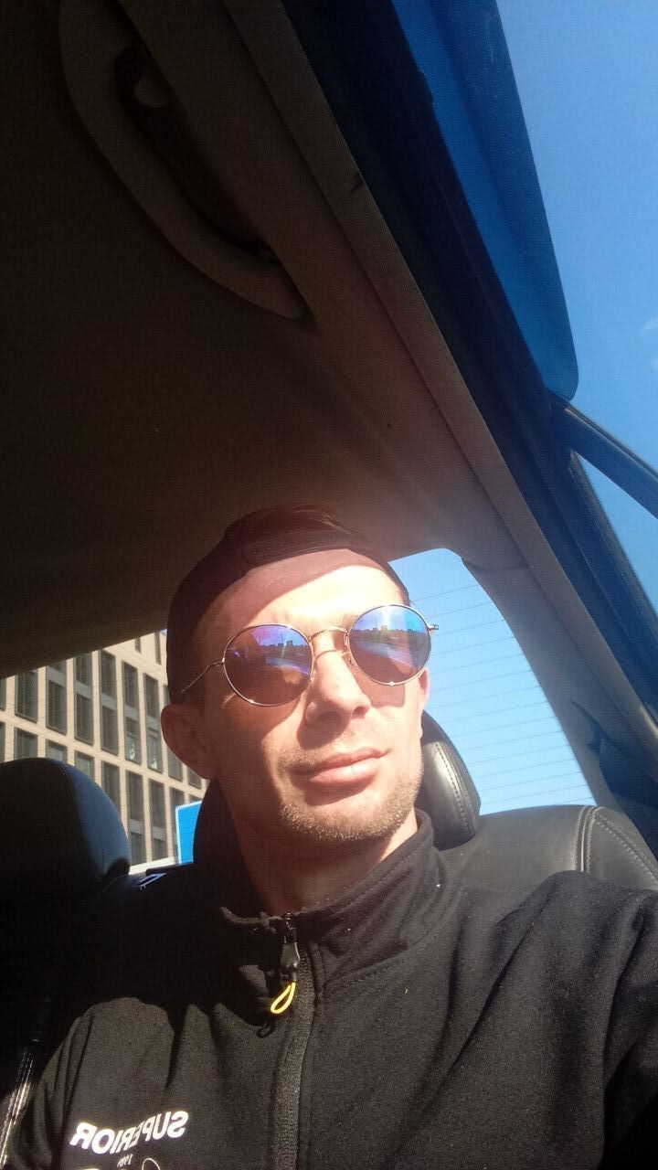  34401111  Alex, 35 ,    Praha
