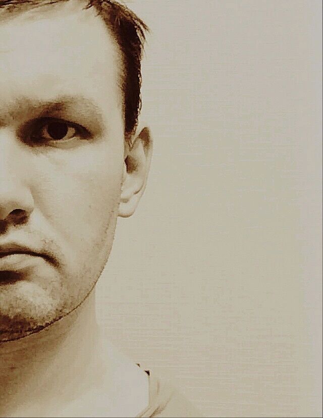  26071011  Renat, 38 ,    