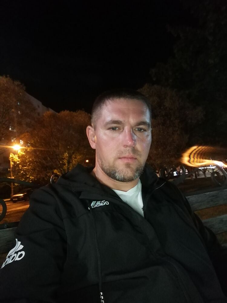  54570741  Edyard, 38 ,    