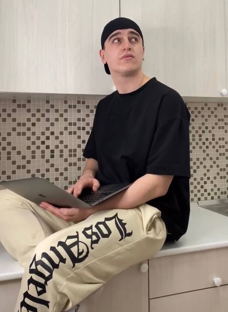 ���� 42889851 ����� ��������, 23 ����, ���� ���������� � ���������