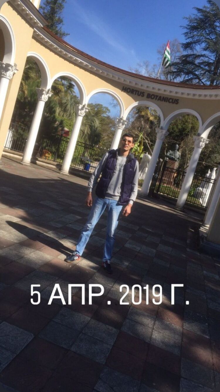  46812281  , 40 ,    