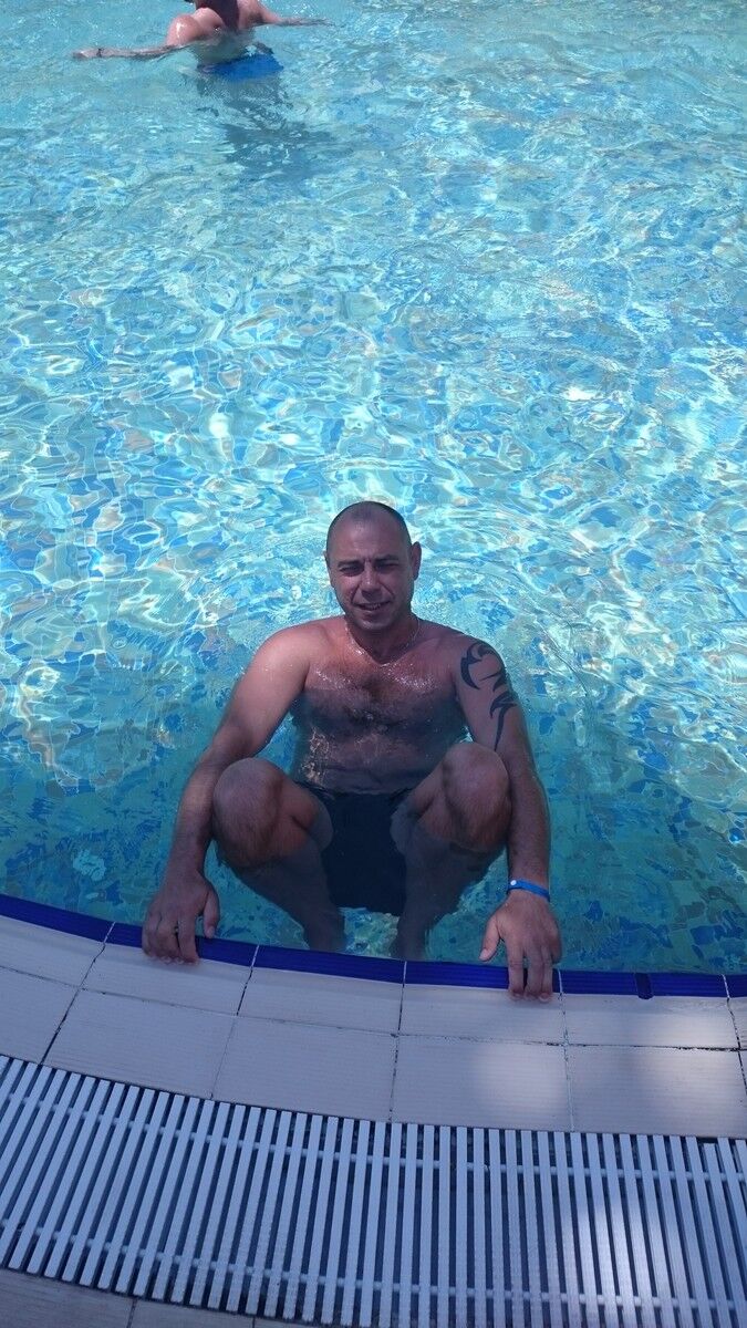  9965511  Taras, 45 ,    