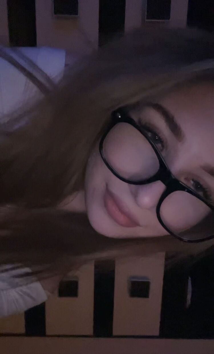  54591041  Naya, 21 ,    