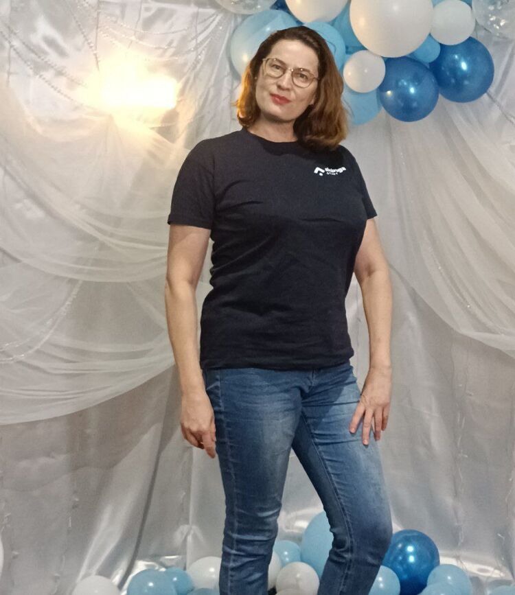  54649581  Juliamore, 49 ,    