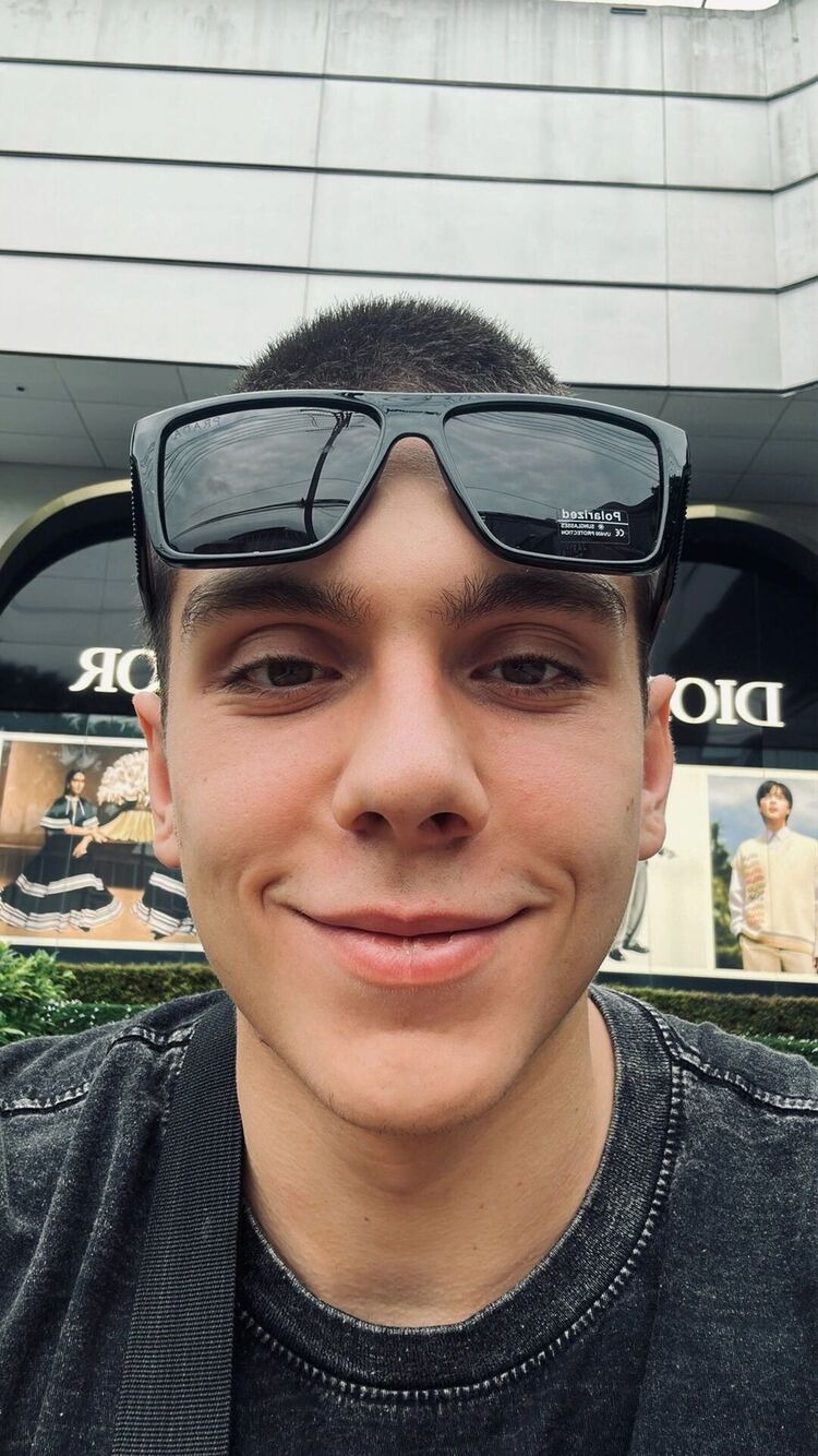  ,   Plachiboy, 21 ,   ,   