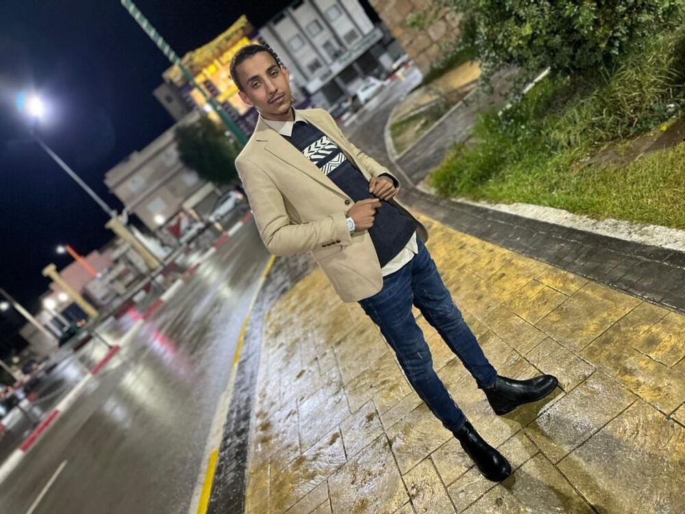  48046581  Homer, 22 ,    Algiers