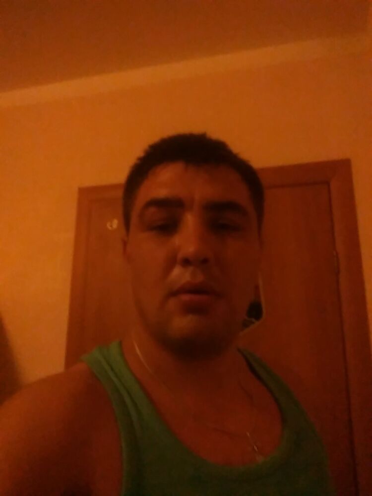  8138921  Maks, 41 ,    
