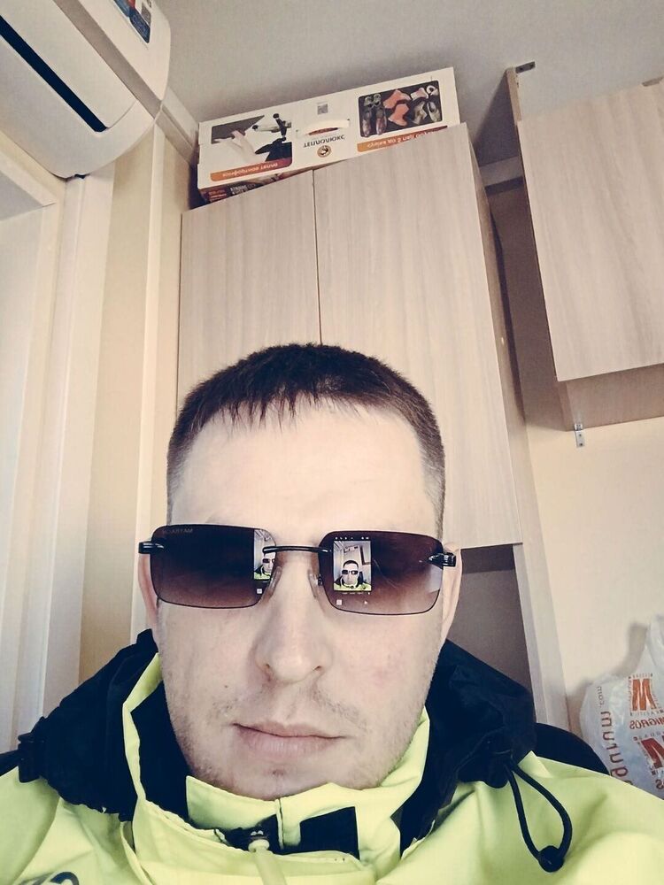  53119381  , 33 ,    