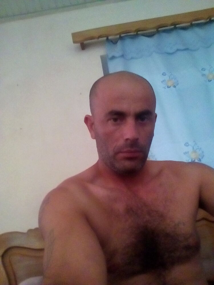  9748141  Levan, 41 ,    