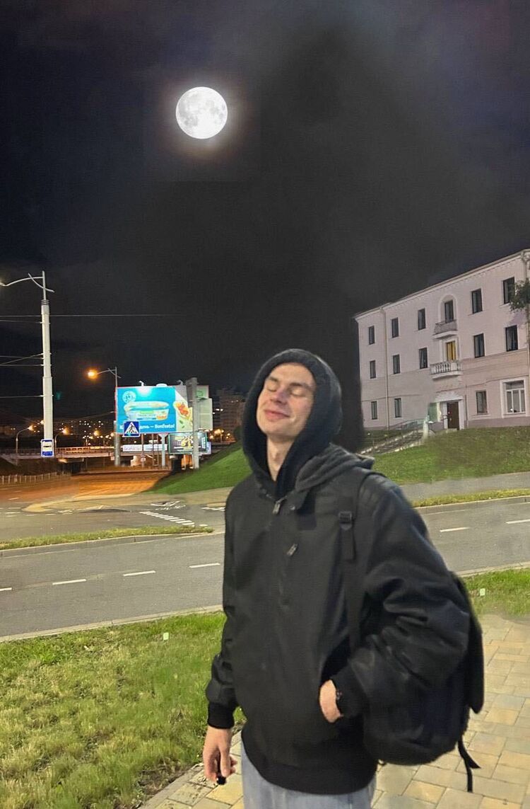 52995331  , 26 ,    
