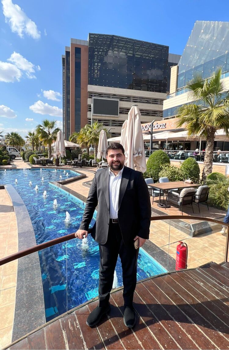  54520621  Muhanad, 41 ,    