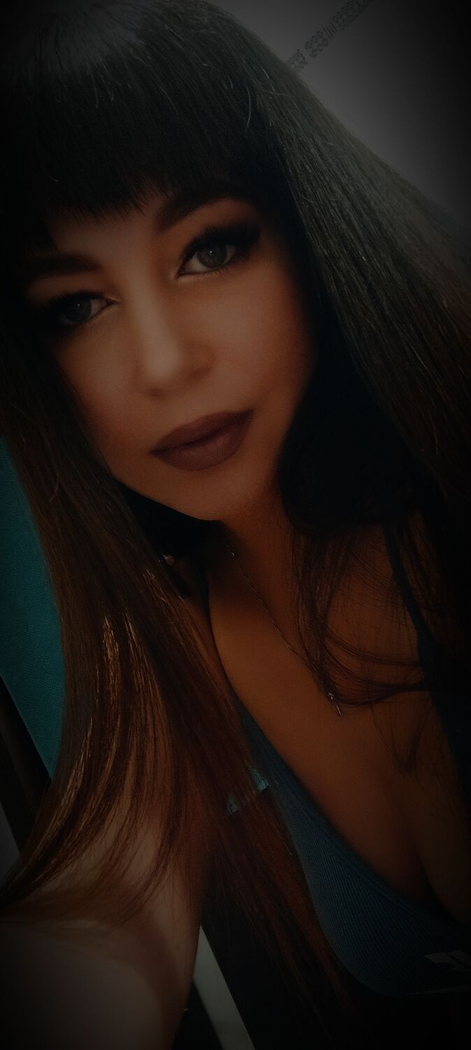  33345891  Anastasia, 32 ,     