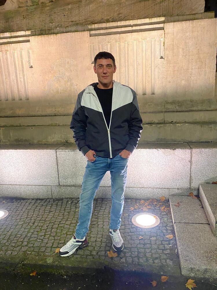  40122831  VOLODIMIR, 41 ,    
