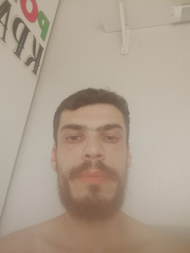  43549821  Robert, 28 ,    