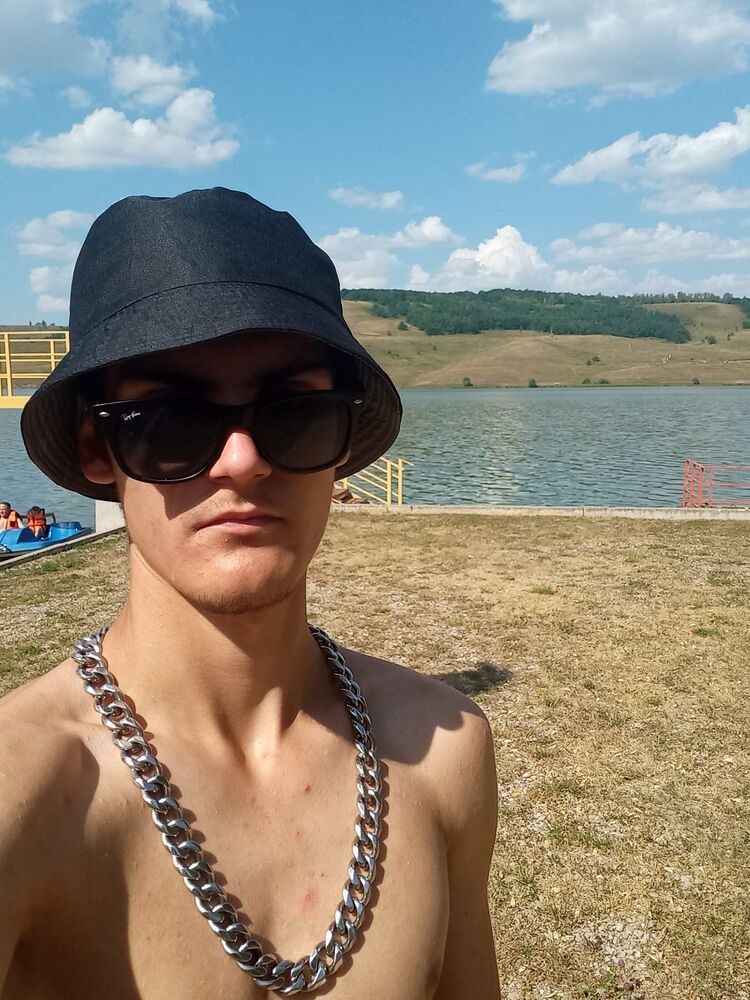  ,   Rinat, 21 ,   ,   , c , 