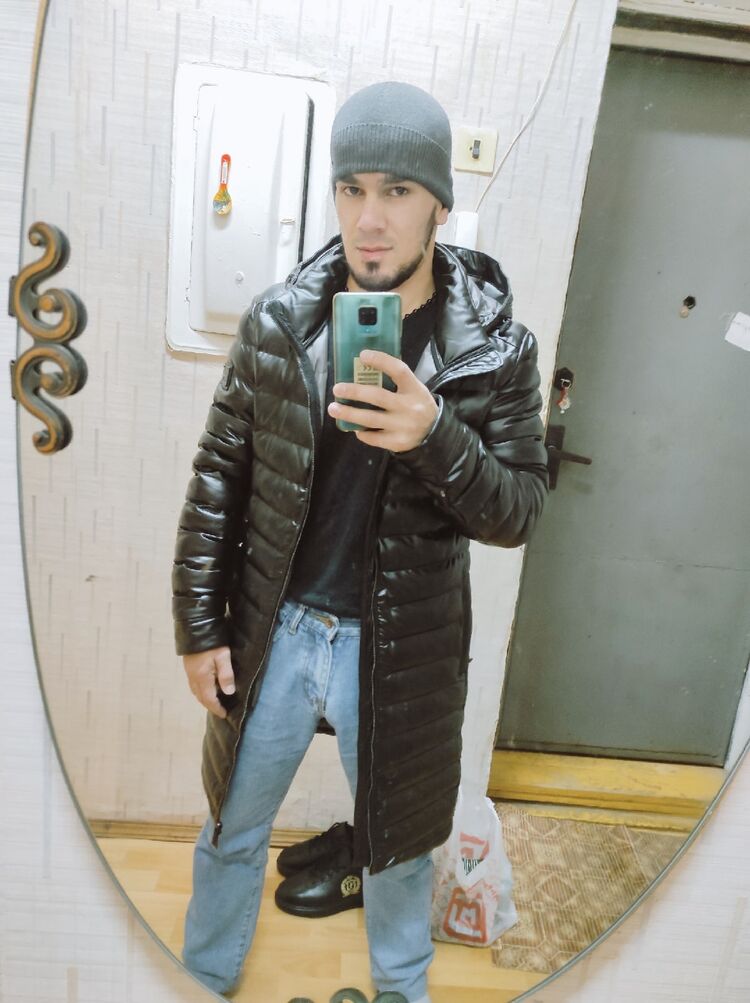  27345291  Muhammad, 33 ,    