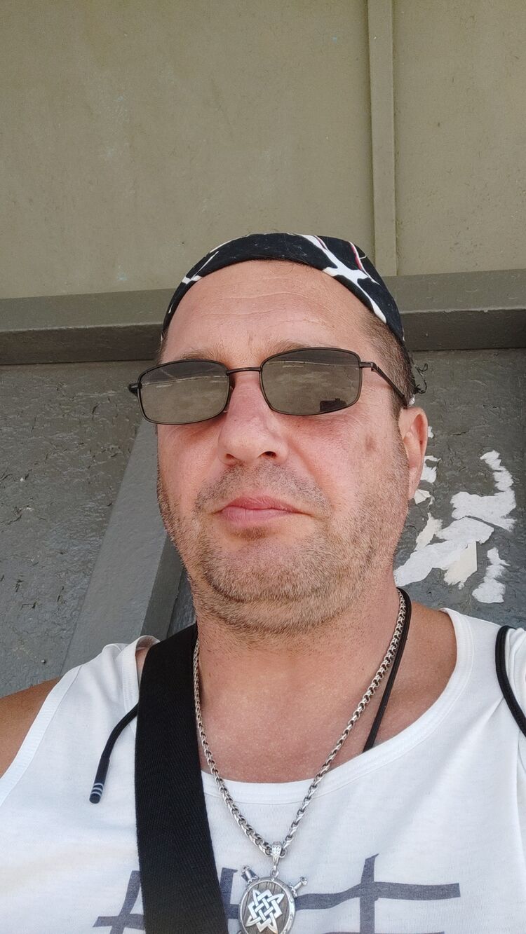  37877871  , 49 ,     