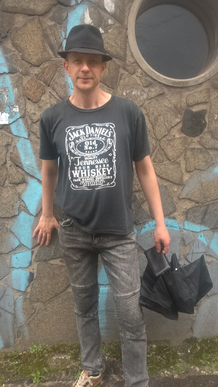  24138931  , 44 ,    